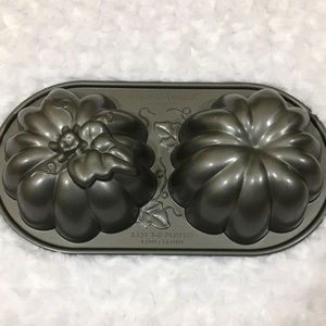 Nordic Ware 3-D Baby Pumpkin Pan